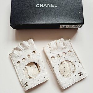 Chanel White Leather Fingerless Gloves Size 7